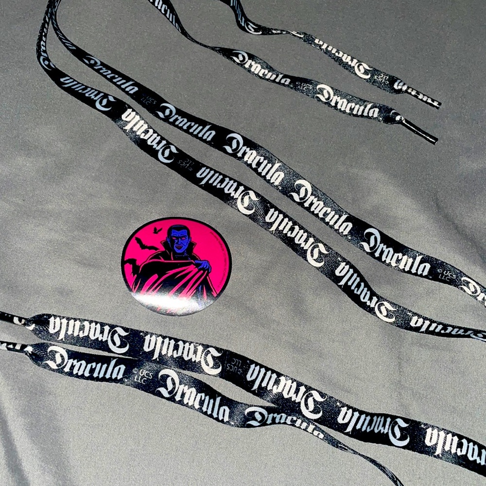 Dracula bundle shoelaces/sticker